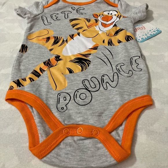 💛Winnie the Pooh tigger onesie - Picture 5 of 11
